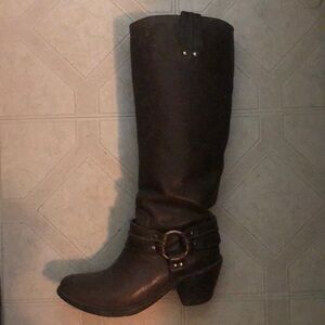 Frye Carmen boots. Size 7.5